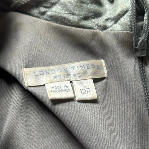 LONDON TIMES PETITES WOMENS SILVER DRESS WEDDING FORMAL SUMMER WINTER SIZE 12P - Picture 2 of 8